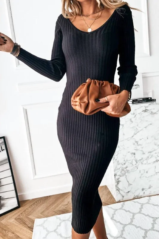 Sophisticated Outfits Ribbed Knitted Dress In Black