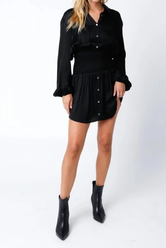 Relaxed Style Smocked Waist Dress In Black