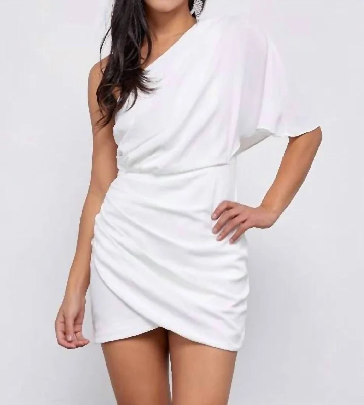 Classic Women's Clothing Styles I Do Dress In White