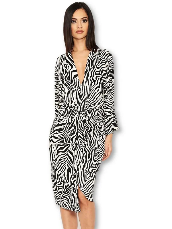 Timeless Women's Garments Juniors Womens Zebra Print Mini Sheath Dress