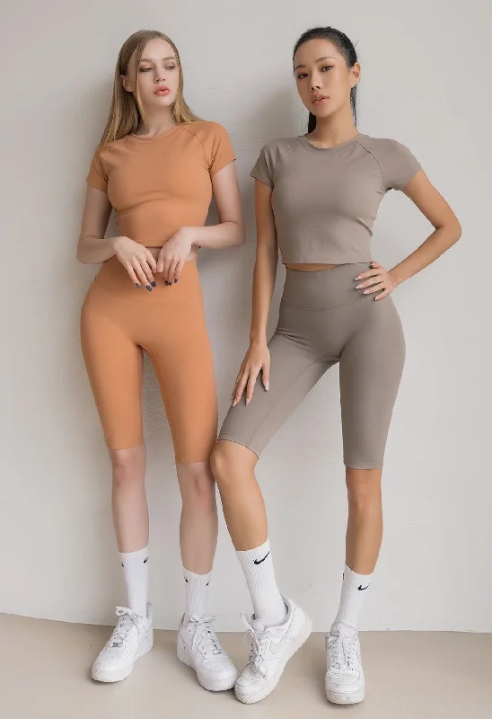 The Best Yoga Clothing At The Best Prices SS23 Conch Wear Laura Basic Short Sleeves Tee The Best Yoga Clothing At The Best Prices SS23 Conch Wear Laura Basic Short Sleeves Tee